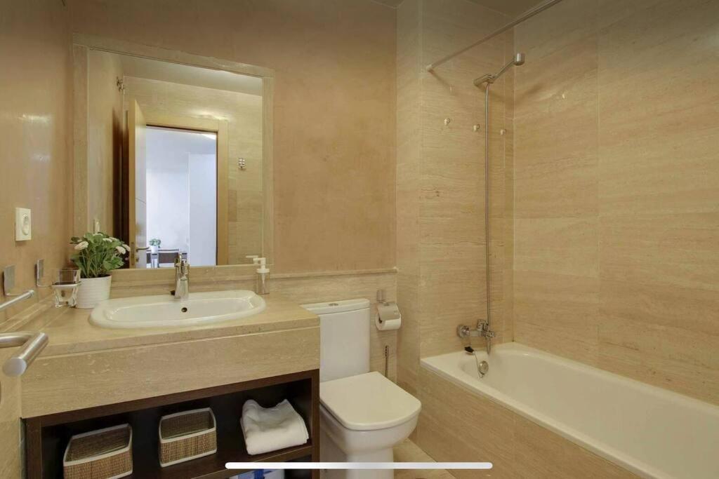 Apartmán Pacifico P4 - Bonito Apartamento Con Piscina & Parking, Playa A 100 Metros Màlaga Exteriér fotografie
